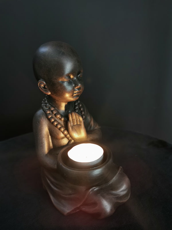 KNEELING MONK TEALIGHT HOLDER